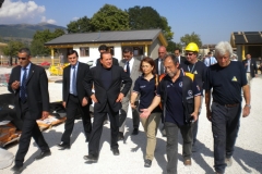 20090730-berlusconi-onna-03